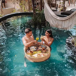 The Yellow Nest 5*, Tulum Pueblo Mexico