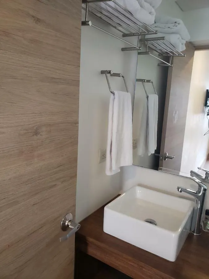 Hotel Poma Rosa Медельин